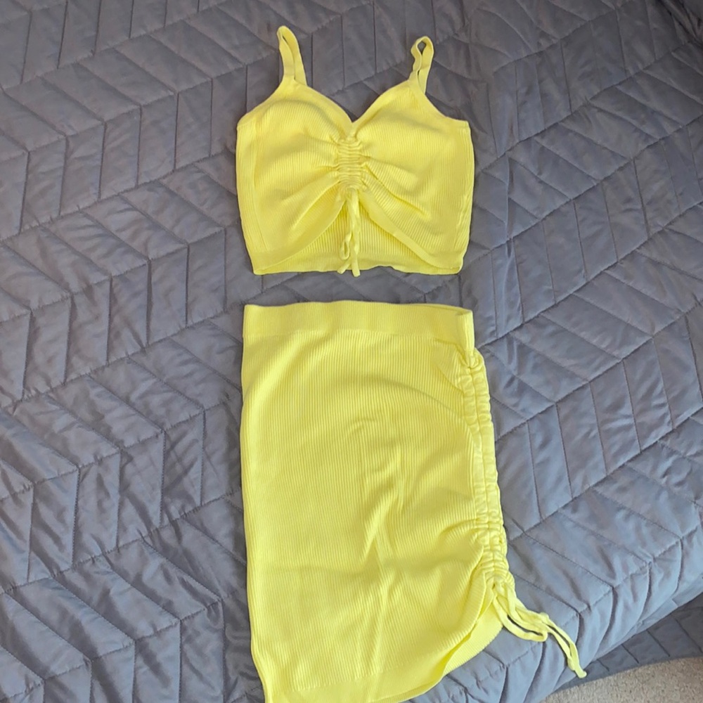 Yellow ribbed matching set